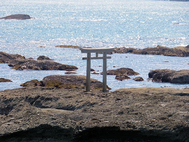 神磯の鳥居